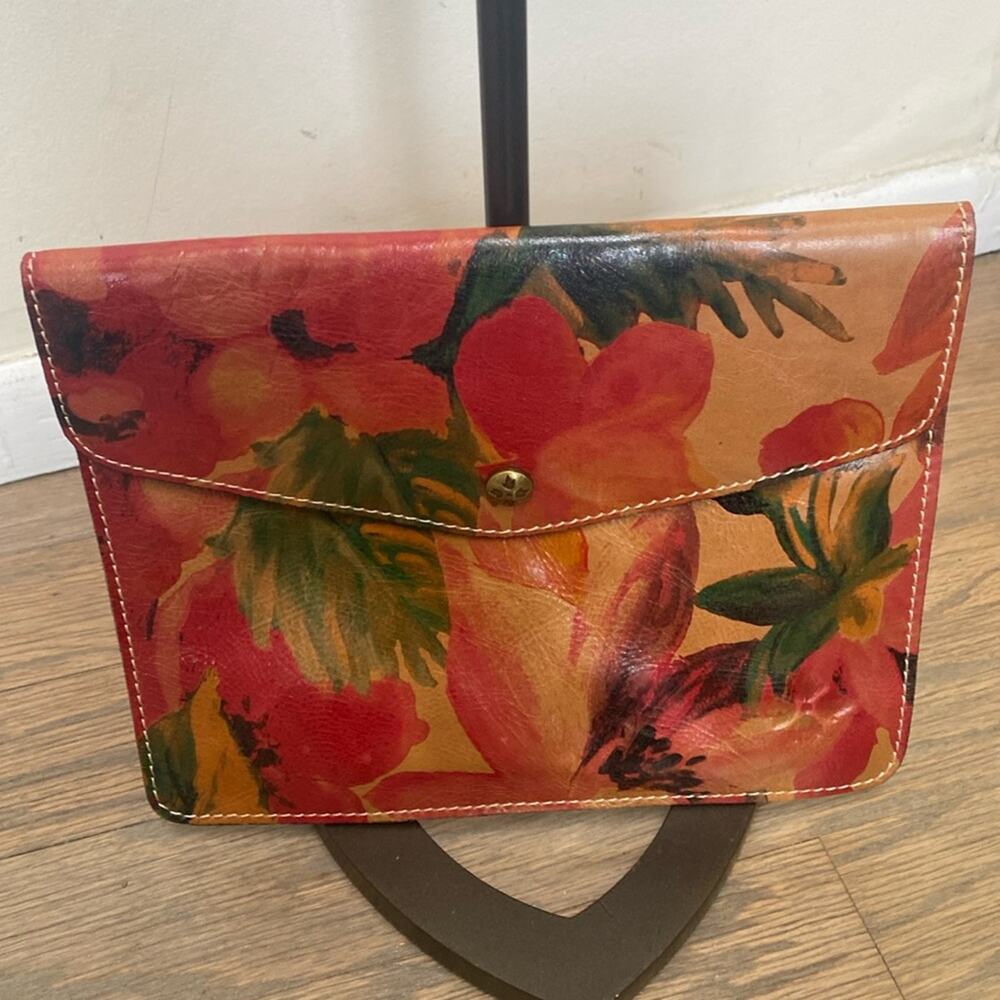 Patricia Nash Spring Floral Clutch
